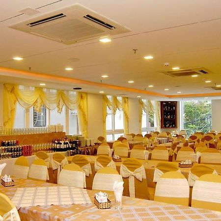 Nam Hung Hotel Nha Trang Exteriör bild