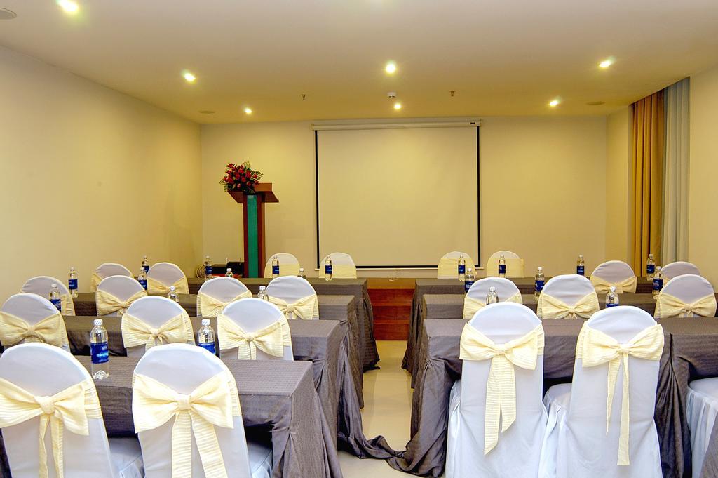 Nam Hung Hotel Nha Trang Exteriör bild