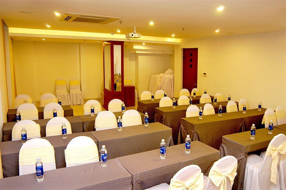 Nam Hung Hotel Nha Trang Exteriör bild