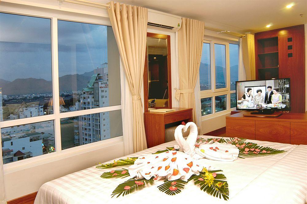 Nam Hung Hotel Nha Trang Exteriör bild