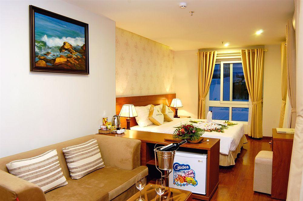 Nam Hung Hotel Nha Trang Exteriör bild