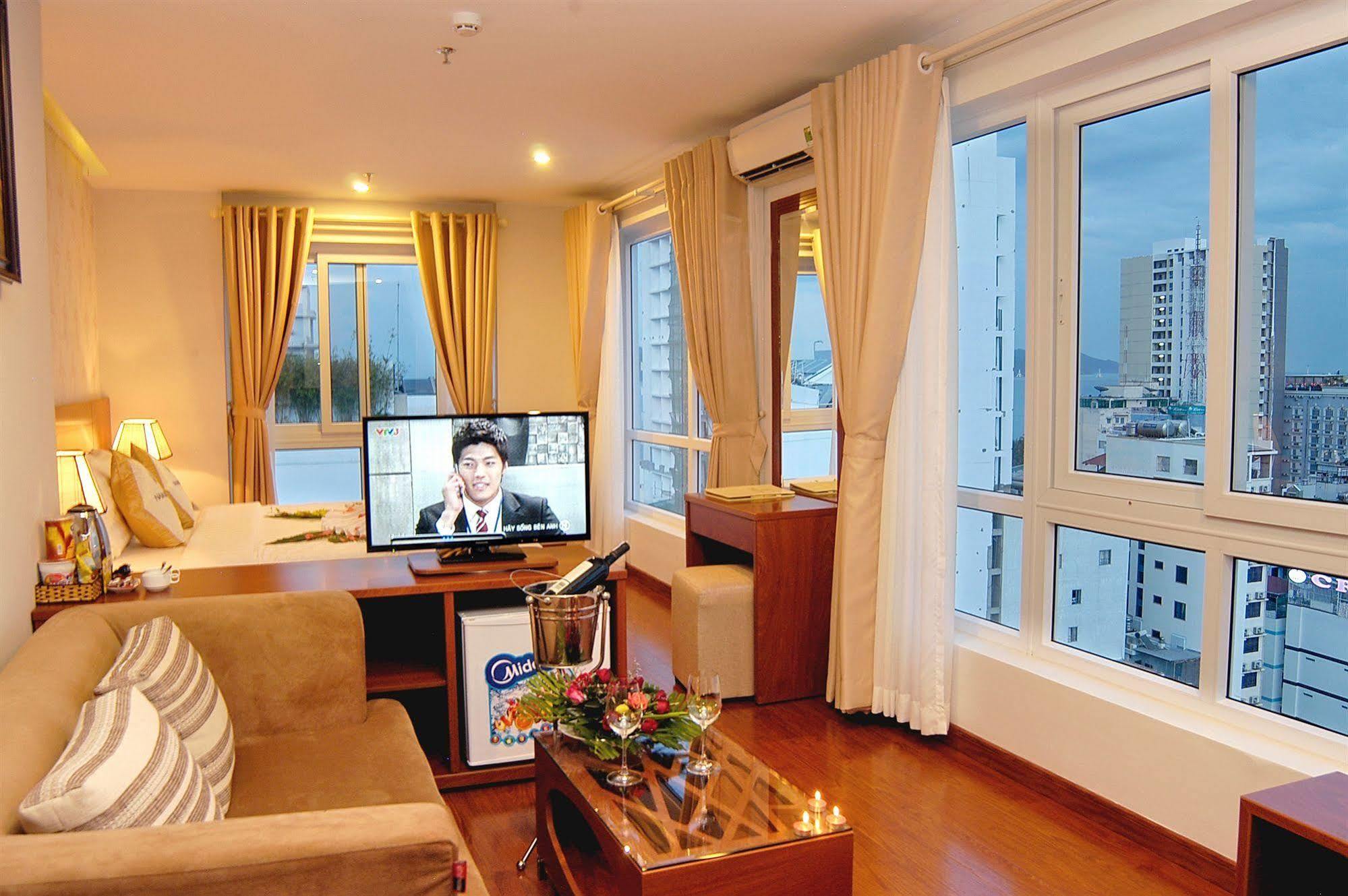 Nam Hung Hotel Nha Trang Exteriör bild