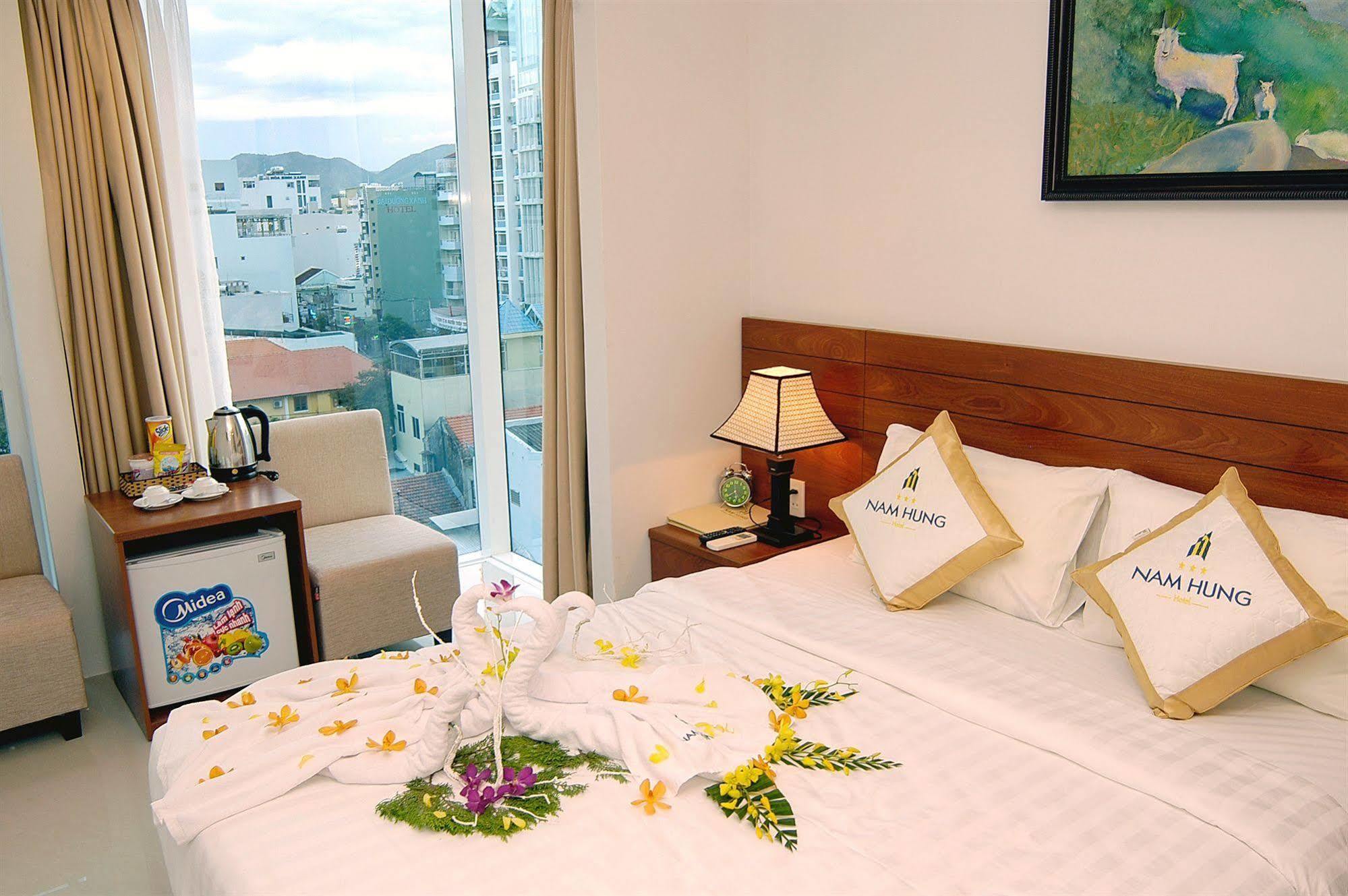 Nam Hung Hotel Nha Trang Exteriör bild