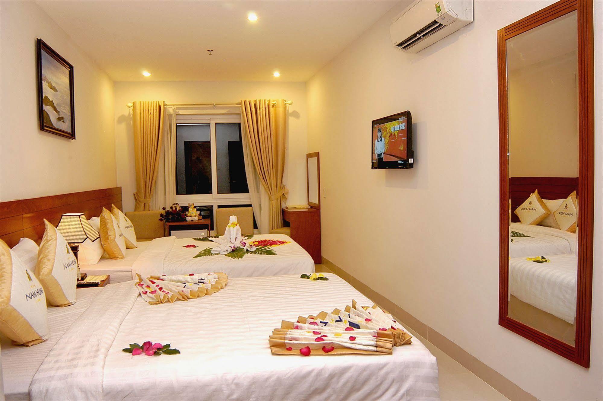 Nam Hung Hotel Nha Trang Exteriör bild