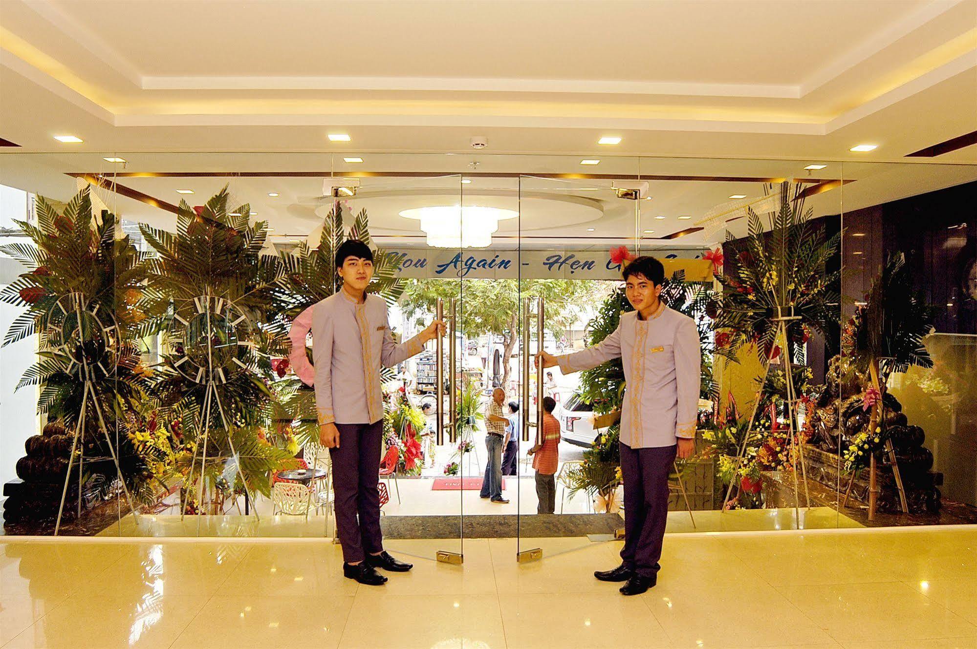 Nam Hung Hotel Nha Trang Exteriör bild
