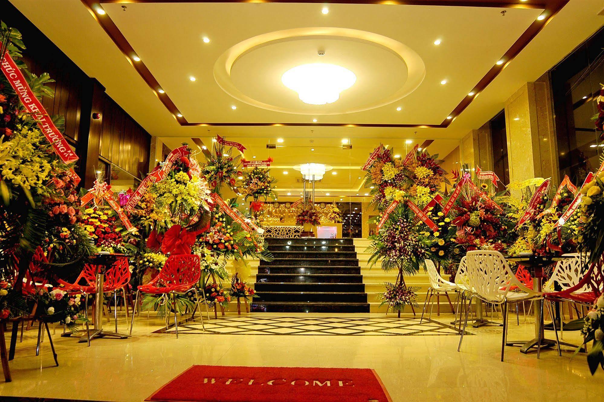 Nam Hung Hotel Nha Trang Exteriör bild