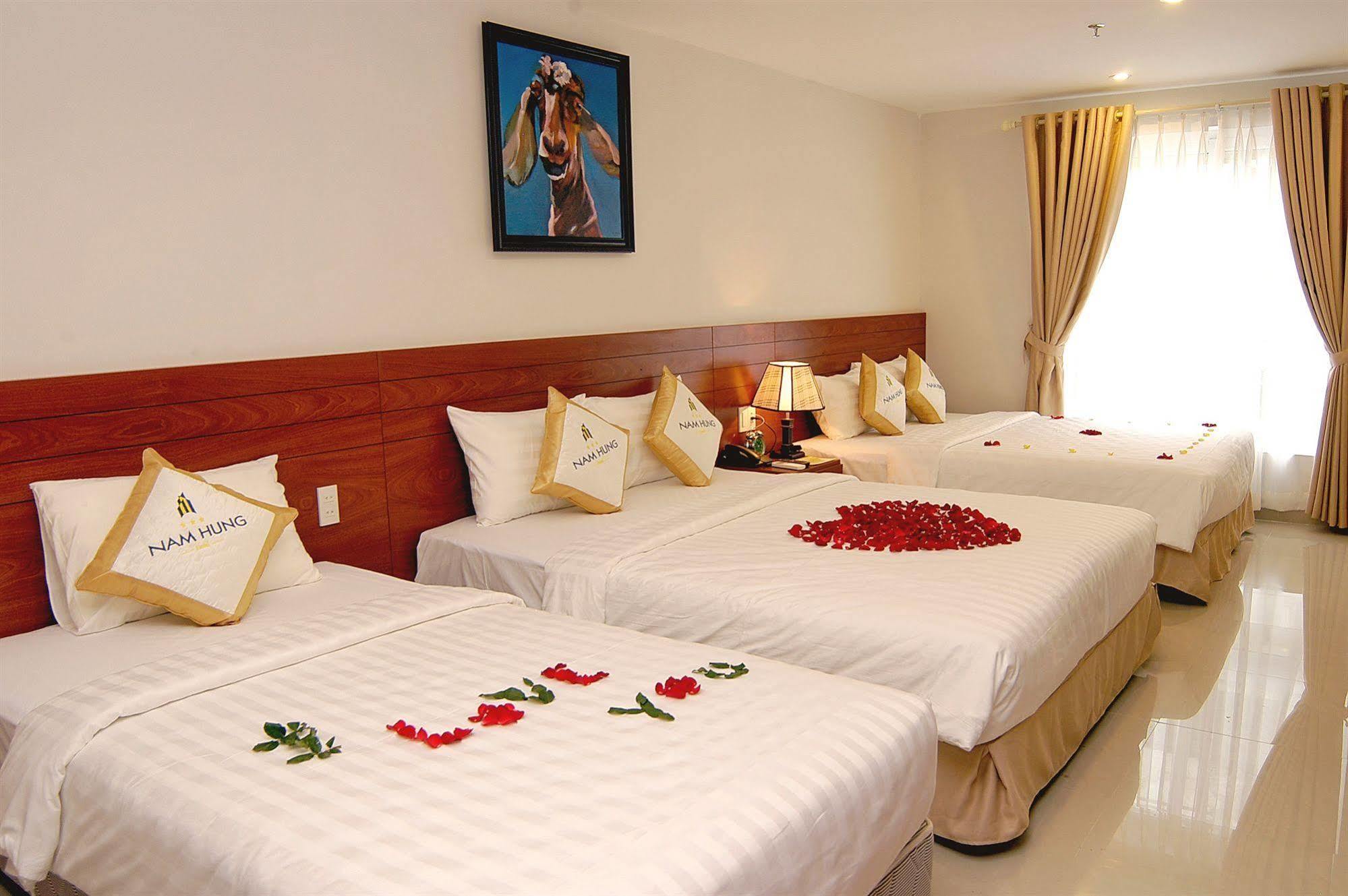 Nam Hung Hotel Nha Trang Exteriör bild