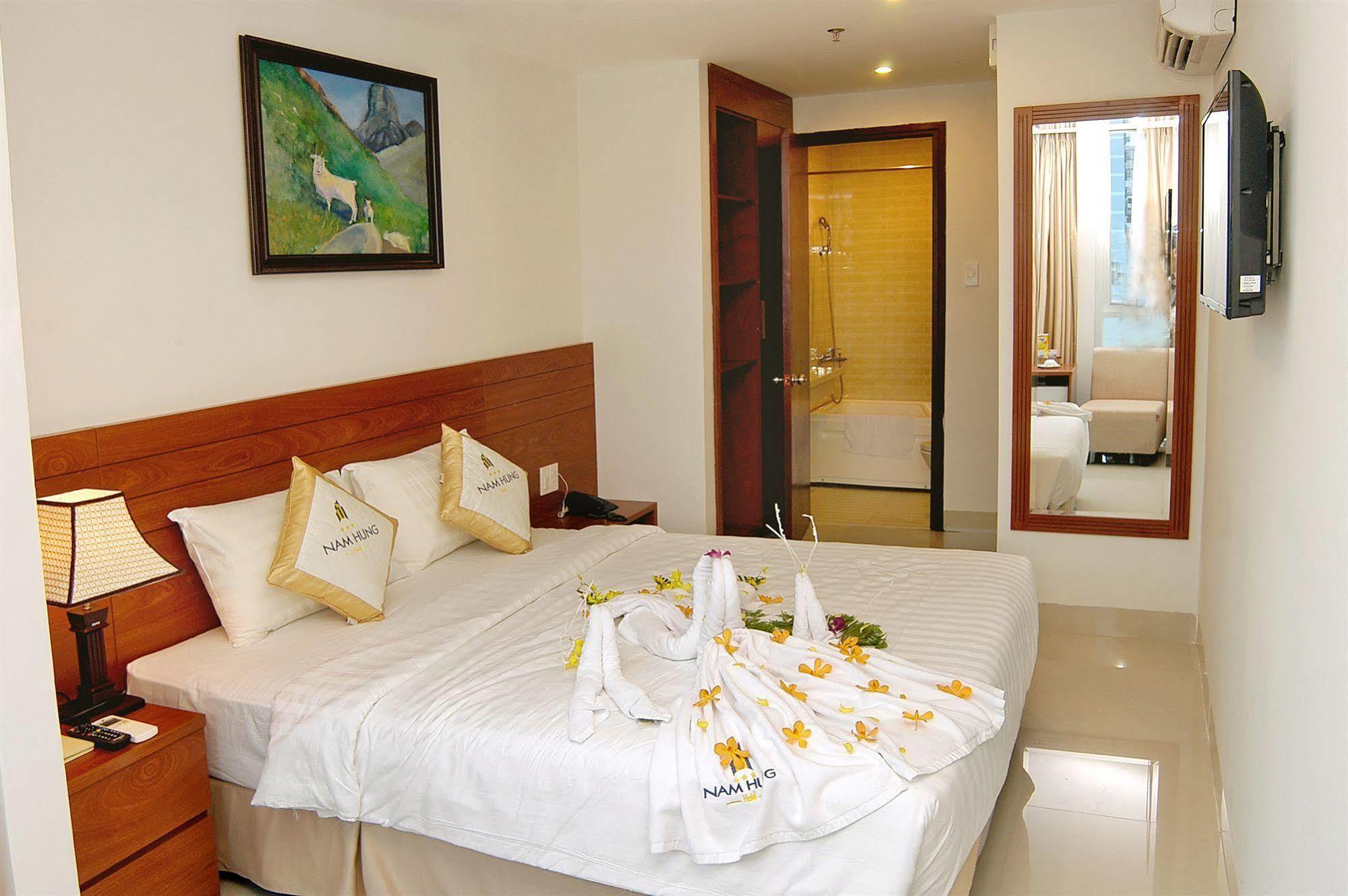 Nam Hung Hotel Nha Trang Exteriör bild